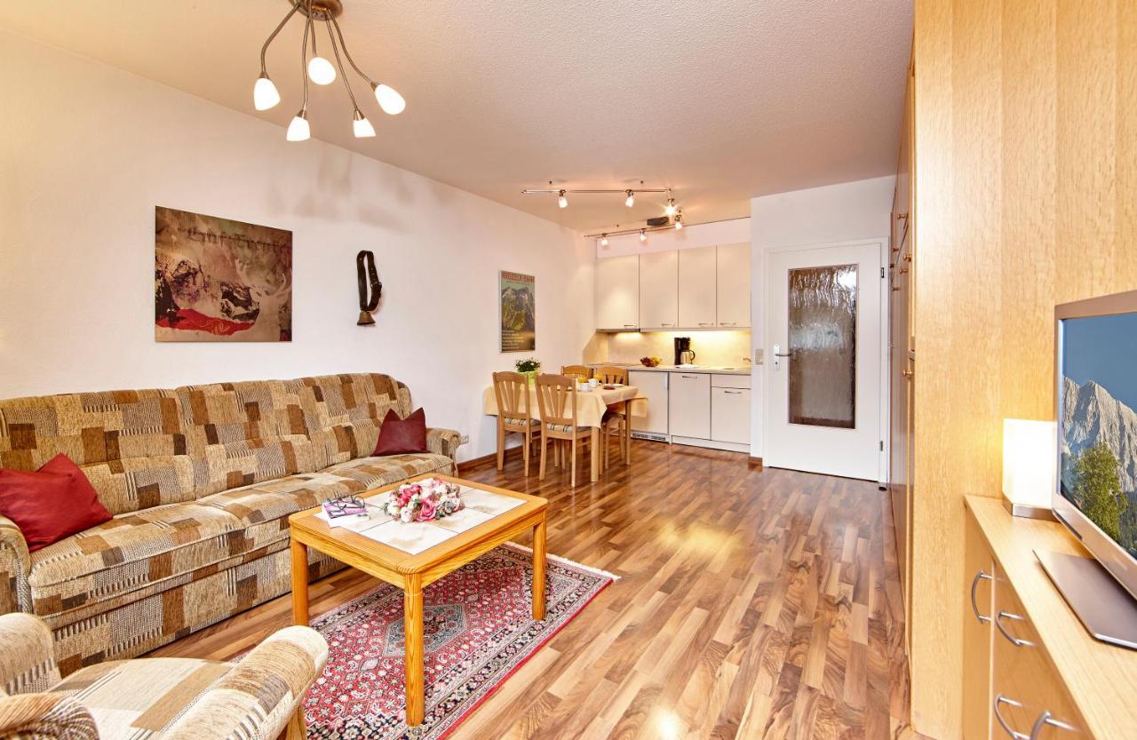 Alpenkette Apartment Garmisch-Partenkirchen Bagian luar foto